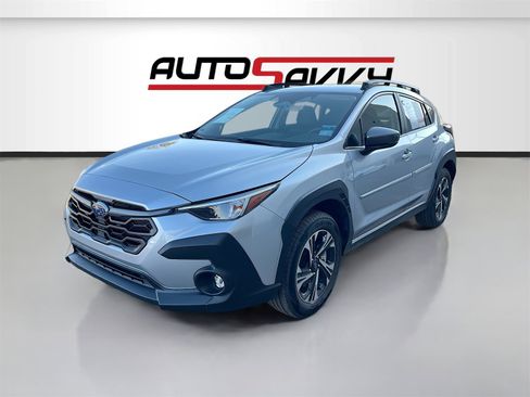 Used 2024 Subaru Crosstrek 2.0i Premium image 3