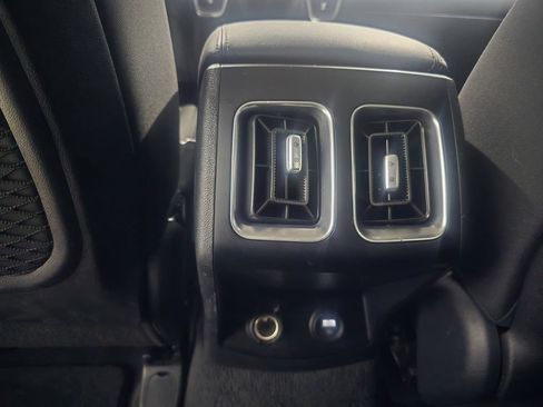 Used 2021 Kia Sorento LX AWD/4WD image 9