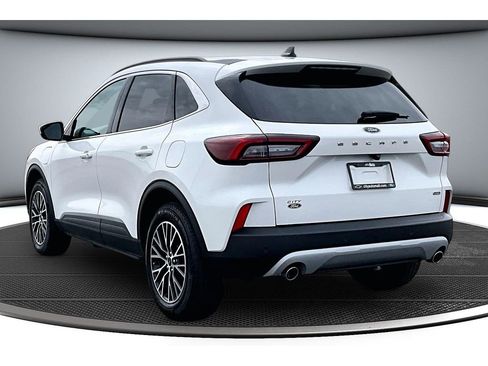 Used 2025 Ford Escape SE image 12