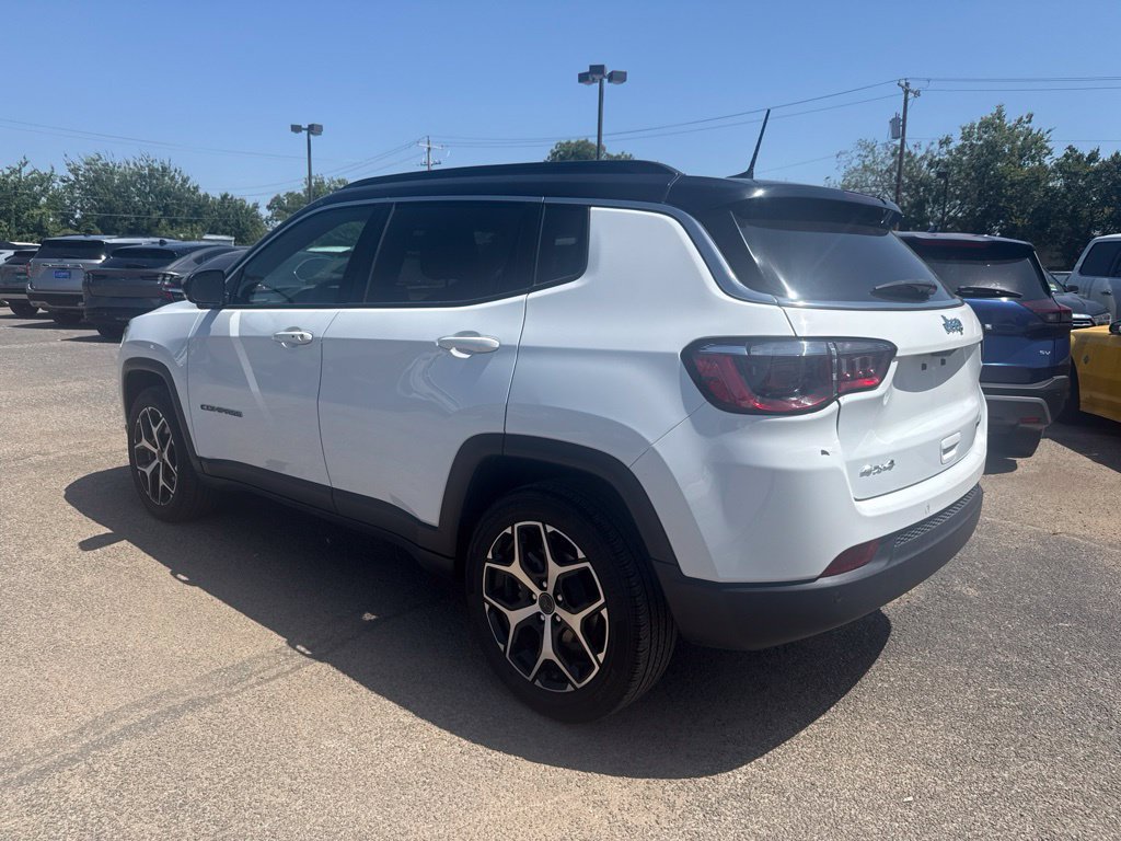 Used 2025 Jeep Compass Limited AWD/4WD image 4