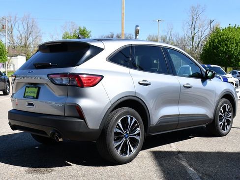 Used 2022 Ford Escape SE w/ SE Sport Appearance Package AWD/4WD image 6