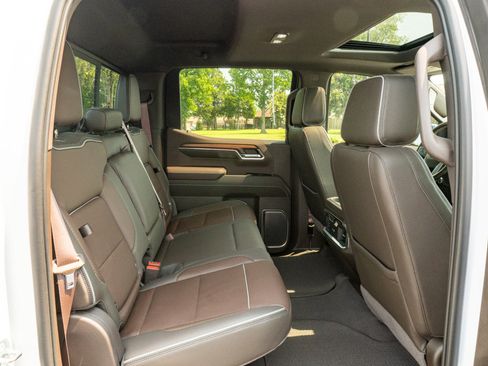 Used 2023 GMC Sierra 1500 Denali w/ Denali Reserve Package AWD/4WD image 17