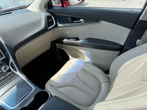 Used 2018 Lincoln MKX Reserve w/ Lincoln MKX Climate Package AWD/4WD image 11