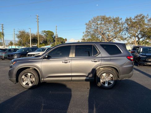 Used 2025 Honda Pilot EX-L image 4