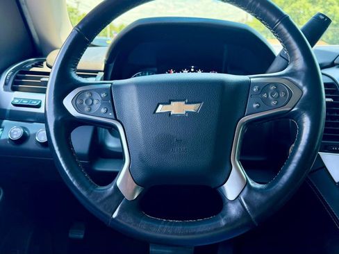 Used 2017 Chevrolet Suburban Premier AWD/4WD image 21