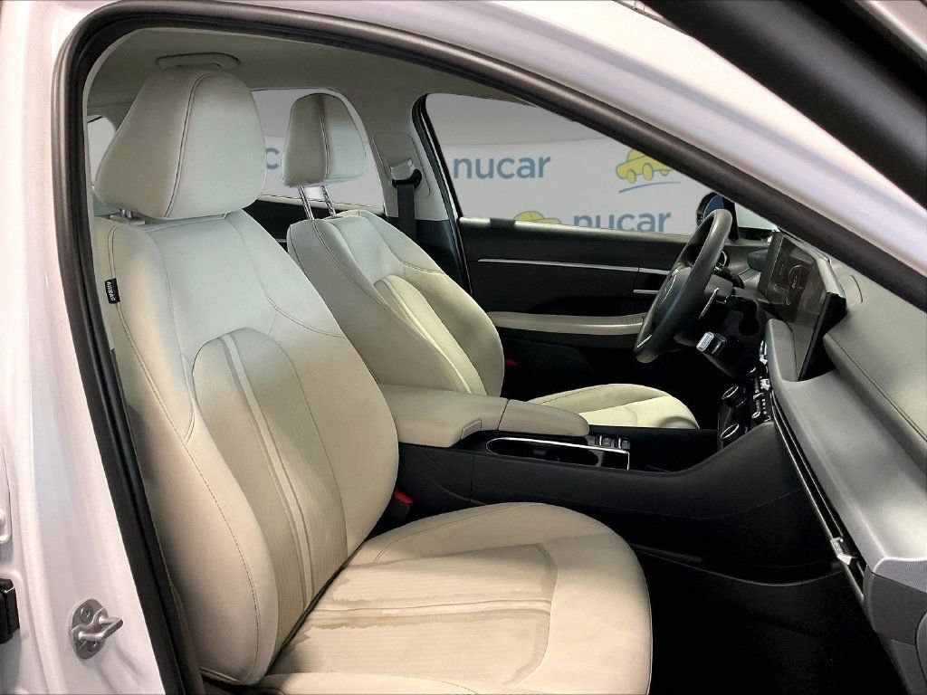 Used 2025 Hyundai Sonata SEL FWD image 11