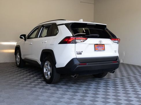 Used 2019 Toyota RAV4 XLE w/ Carpet Mat Package AWD/4WD image 13
