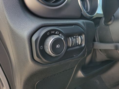 Used 2021 Jeep Wrangler Unlimited Sport AWD/4WD image 22