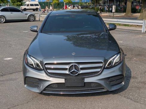 Used 2020 Mercedes-Benz E 350 4MATIC Sedan image 2