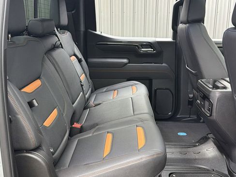 Used 2025 GMC Sierra 1500 AT4 w/ AT4 Premium Package AWD/4WD image 42