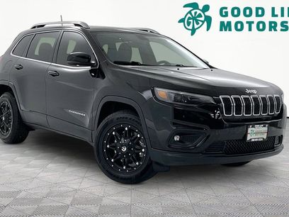 Used 2019 Jeep Cherokee Latitude Plus w/ Comfort/Convenience Group