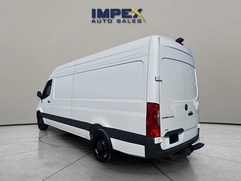 Used 2025 Mercedes-Benz Sprinter 2500 image 3