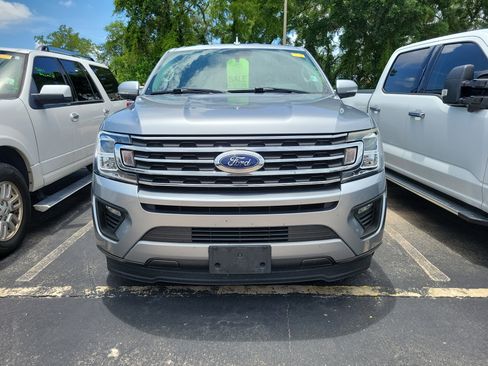 Used 2020 Ford Expedition XLT w/ Equipment Group 202A RWD image 2