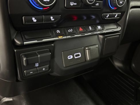 Used 2021 Chevrolet Silverado 1500 LT AWD/4WD image 39