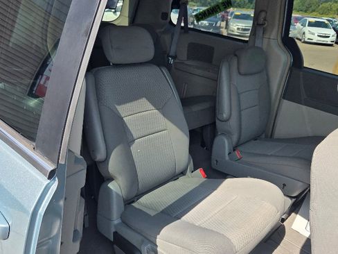 Used 2009 Chrysler Town & Country LX w/ Entertainment Group #1 image 12