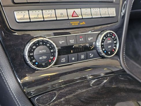 Used 2019 Mercedes-Benz SL 550 image 32