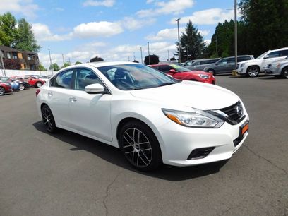 Used 2017 Nissan Altima 2.5 SV w/ Convenience Package