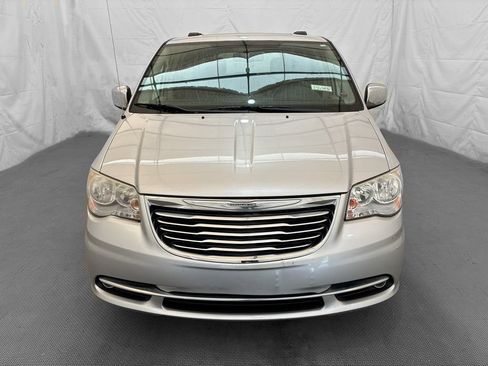 Used 2012 Chrysler Town & Country Touring-L w/ Entertainment Group #2 FWD image 2