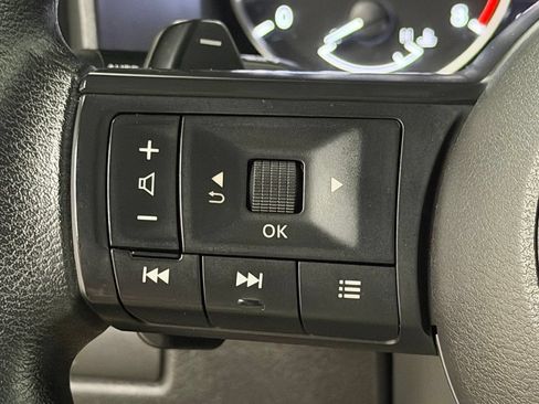 Used 2024 Nissan Rogue S AWD/4WD image 34