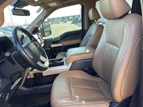 Used 2022 Ford F250 Lariat w/ Chrome Package image 11