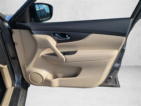 Used 2015 Nissan Rogue SV image 24