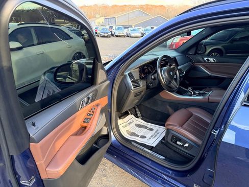 Used 2020 BMW X5 M50i image 17