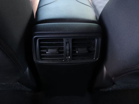 Used 2019 Nissan Rogue Sport SV AWD/4WD image 14