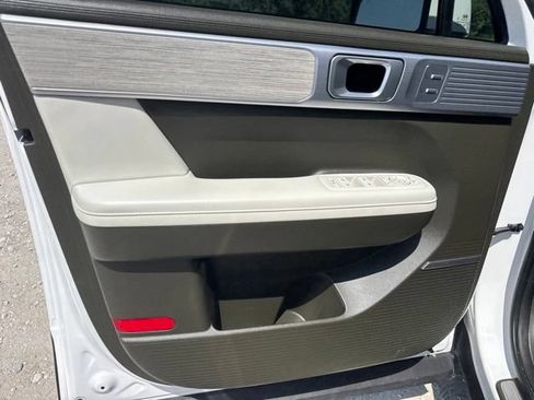 Used 2025 Hyundai Santa Fe Calligraphy FWD image 17