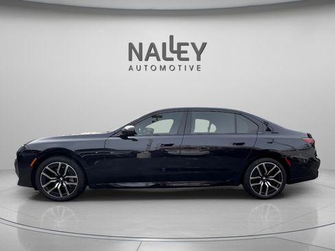 Used 2023 BMW 760i xDrive w/ Luxury Rear Seating Package image 2