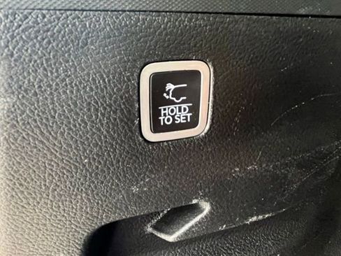 Used 2023 Jeep Wagoneer L Series III w/ Preferred Equipment Group image 45