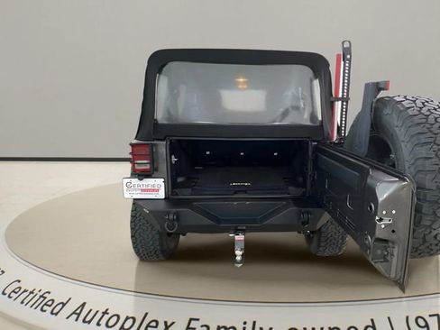 Used 2017 Jeep Wrangler Unlimited Sport w/ Connectivity Group AWD/4WD image 5