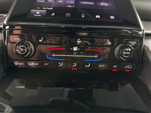 Used 2024 Jeep Grand Cherokee L Altitude image 29