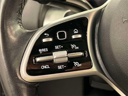 Certified 2022 Mercedes-Benz GLB 250 4MATIC image 22