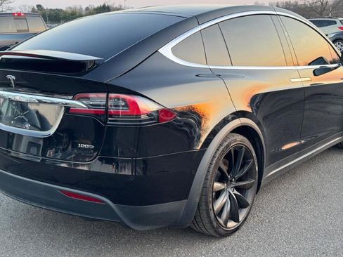 Used 2018 Tesla Model X 100D image 2