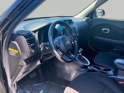 Used 2017 Kia Soul FWD image 17