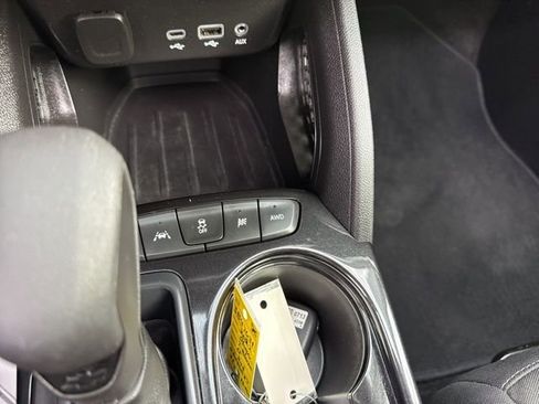 Used 2022 Chevrolet TrailBlazer LT w/ Sun and Liftgate Package image 27