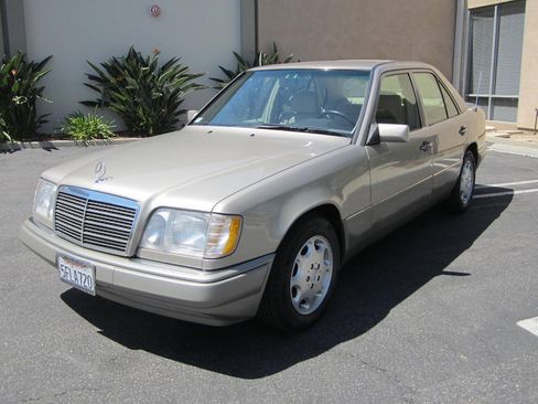 Used 1995 Mercedes-Benz E 320 Sedan image 6