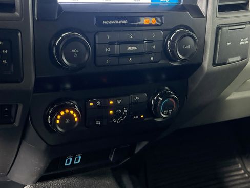 Used 2019 Ford F250 XL w/ STX Appearance Package AWD/4WD image 24