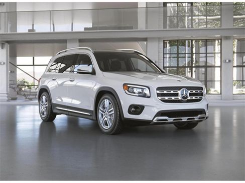 Certified 2022 Mercedes-Benz GLB 250 4MATIC image 11