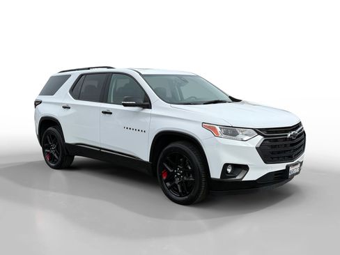 Used 2021 Chevrolet Traverse Premier w/ Redline Edition image 7