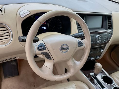 Used 2014 Nissan Pathfinder SL w/ Trailer Tow Package image 18