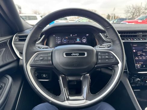 Certified 2022 Jeep Grand Cherokee L Laredo image 17