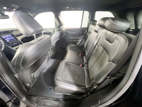 Used 2023 Jeep Grand Cherokee Altitude AWD/4WD image 23