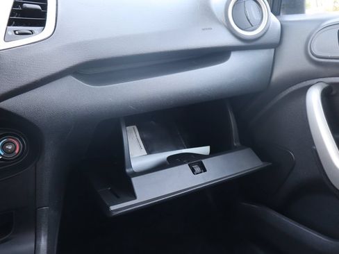 Used 2013 Ford Fiesta SE FWD image 36