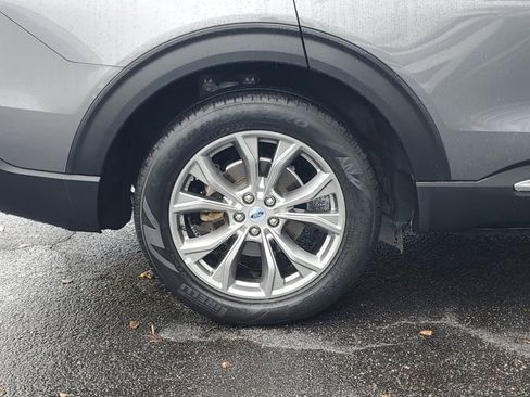 Certified 2022 Ford Explorer XLT w/ Equipment Group 202A image 7