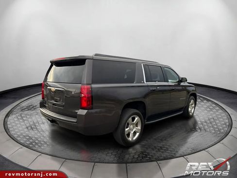Used 2017 Chevrolet Suburban LT image 5