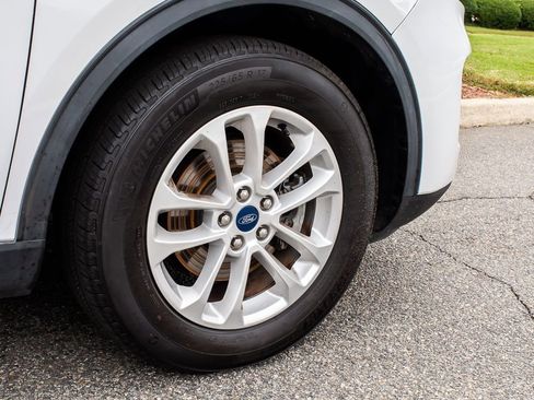 Used 2022 Ford Escape SE image 8