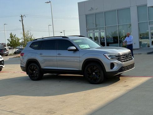 New 2026 Volkswagen Atlas SE FWD image 5