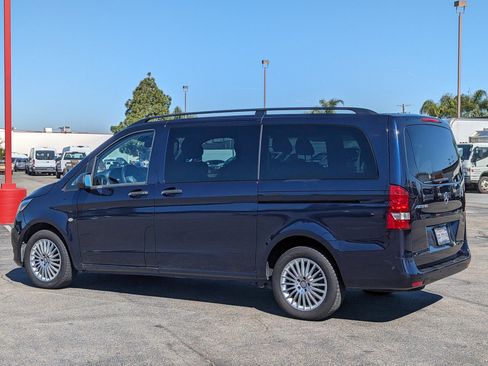 Used 2017 Mercedes-Benz Metris Passenger image 5