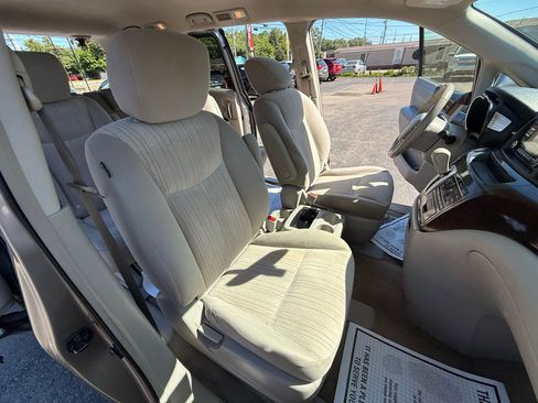 Used 2013 Nissan Quest SV FWD image 17